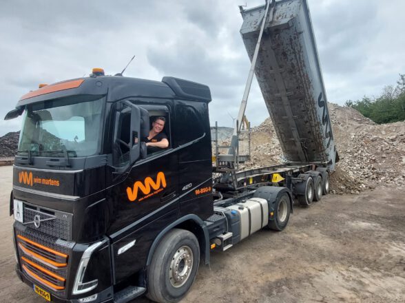 Interview met Amber Meeuwissen, de eerste vrouwelijke vrachtwagenchauffeur bij Wim Martens Logistics